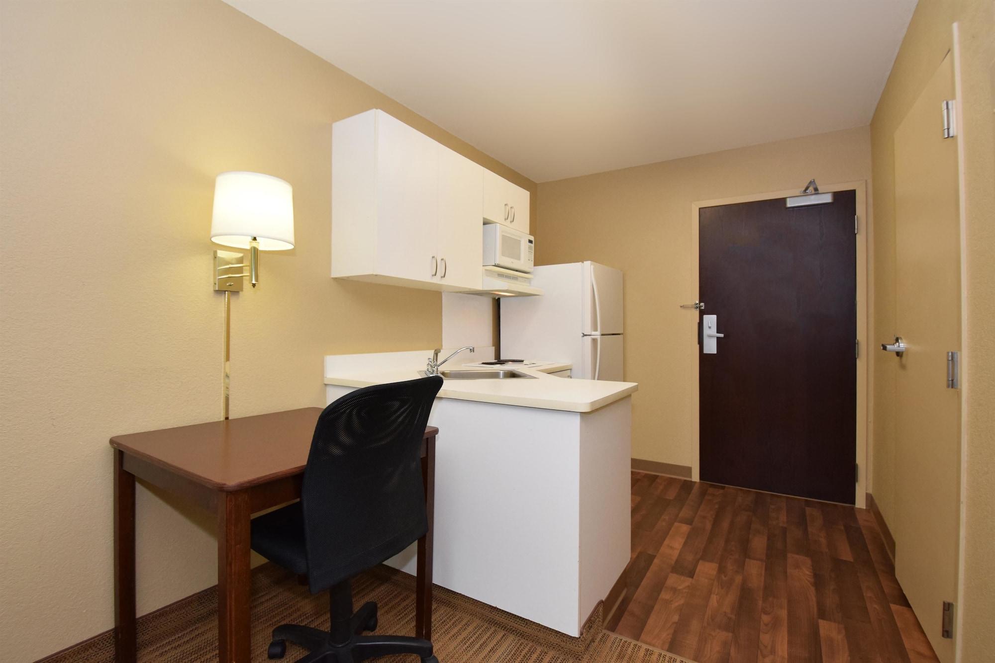 Extended Stay America Suites - Detroit - Southfield - I-696 Farmington Hills Extérieur photo