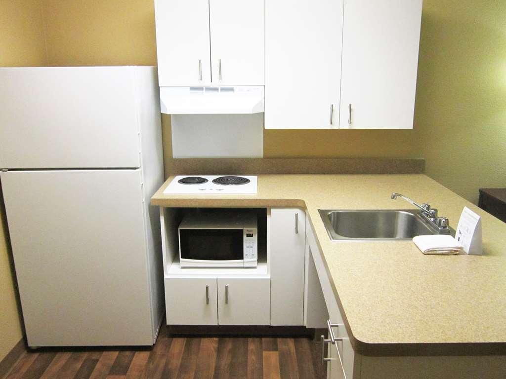 Extended Stay America Suites - Detroit - Southfield - I-696 Farmington Hills Chambre photo